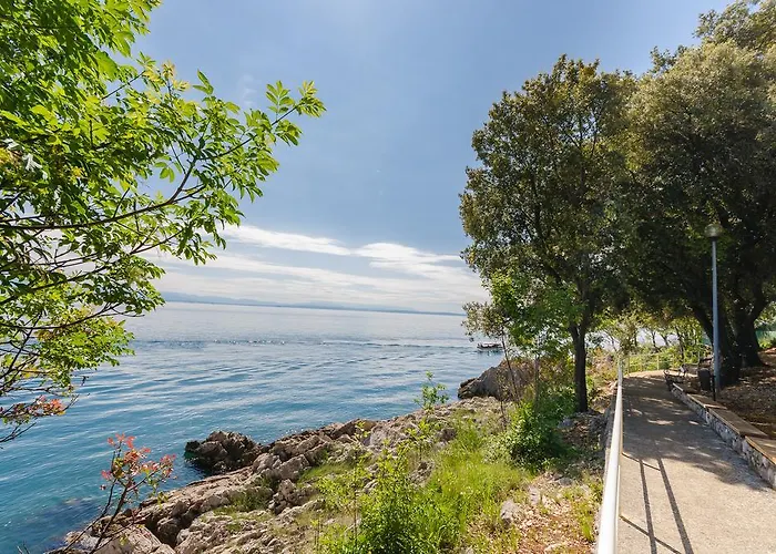 アパート Milan メドヴェヤ